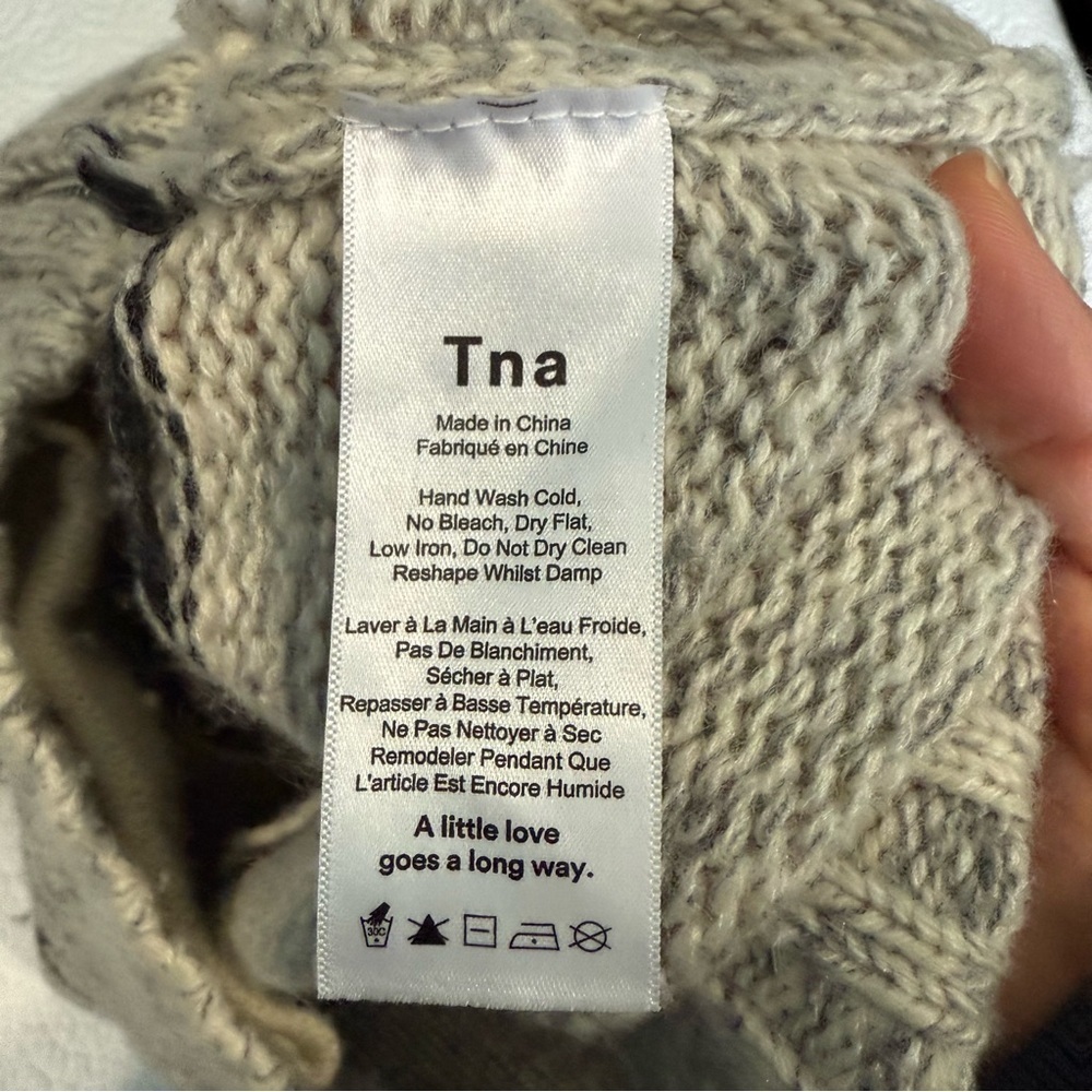 TNA Women's Cardigan with Cream and Black Design wool size XS - Picture 9 of 10